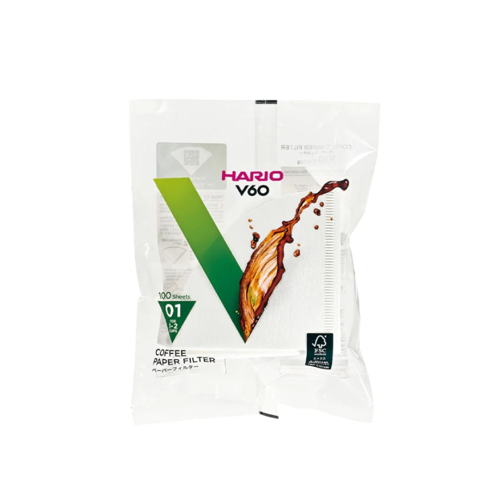 Hario V60 Filterpapier Größe 01 für 1 bis 2 Tassen in transparenter Beutelverpackung mit grünem V und Kaffeeflussmotiv, 100 Stück