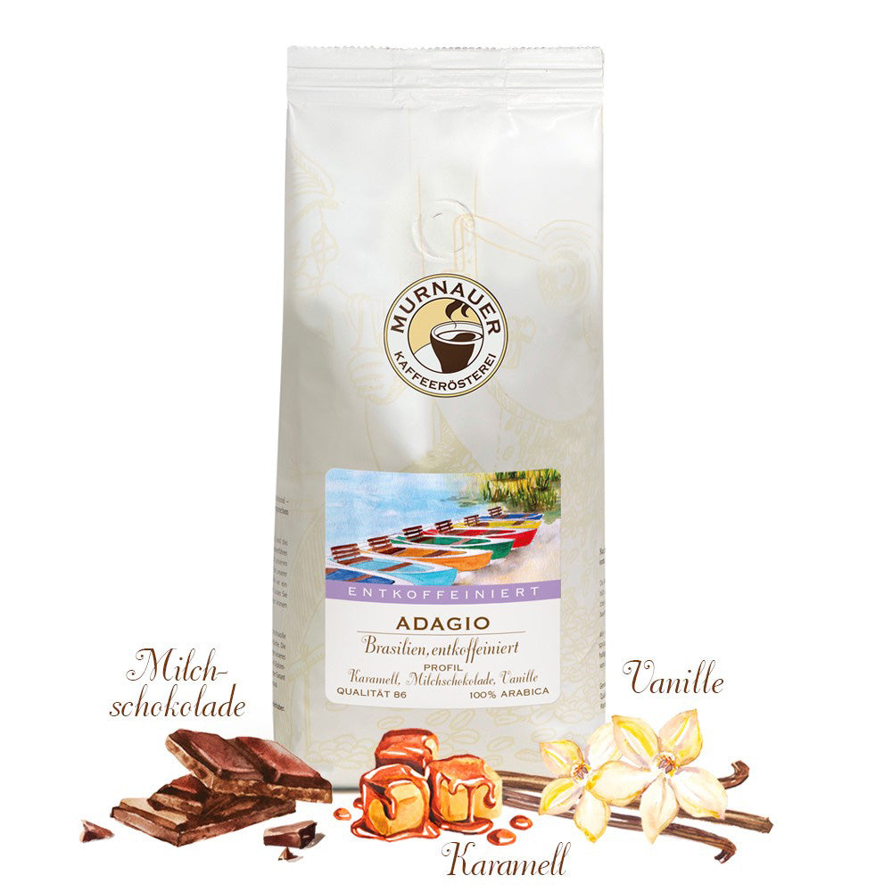 Weiße Kaffeepackung Adagio Brasilien, entkoffeiniert, der Murnauer Kaffeerösterei mit Milchschokolade, Karamell und Vanilledekor, DeCaf