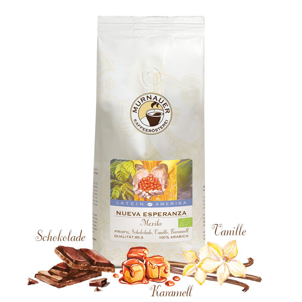 Weiße Kaffeepackung Nueva Esperanza Mexiko der Murnauer Kaffeerösterei mit Bio-Siegel, Schokolade, Karamell und Vanilledeko