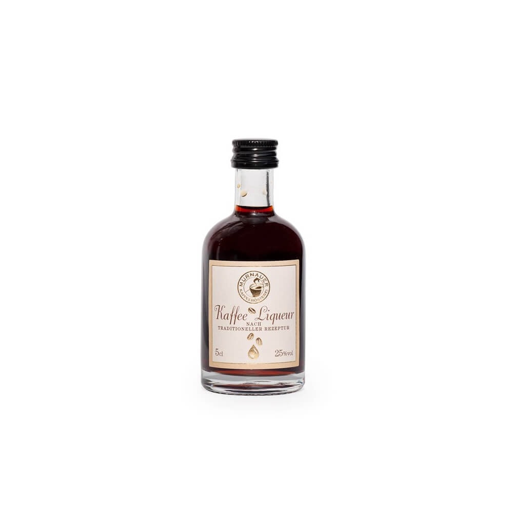 Kleine 5 cl Flasche Kaffeelikör mit dunklem Inhalt, hellem Etikett und Logo der Murnauer Kaffeerösterei