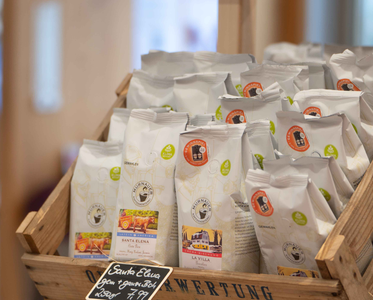 Murnauer Kaffee-Beutel im Verkaufsregal
