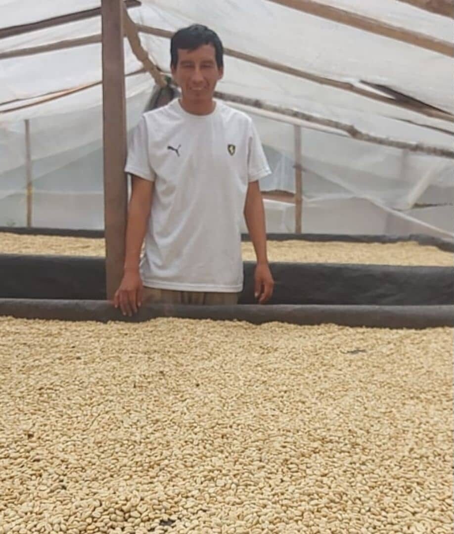Jhoel Rebolledo Baldarrago auf seiner Finca Agua Dulce in Peru