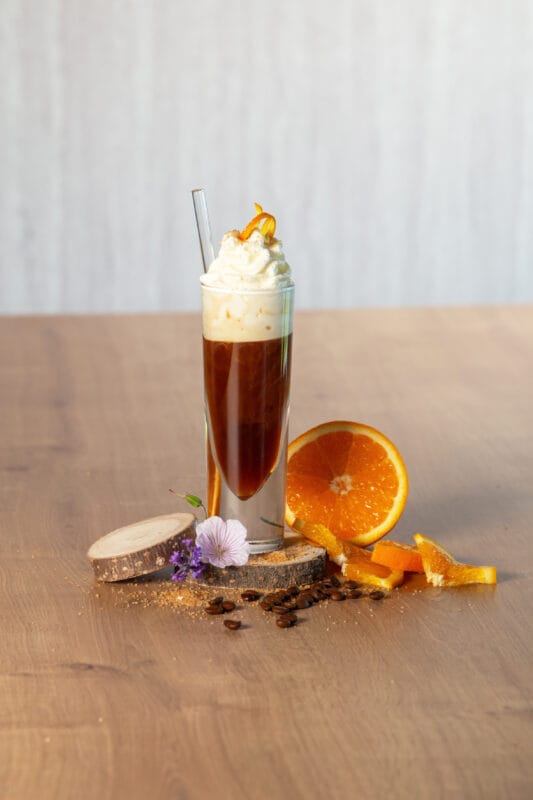 Mélange Orangina 9 Mélange Orangina fertig zubereitet und garniert.