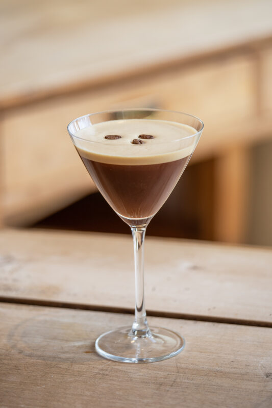 Espresso Martini - Kaffeerezept fertig zubereitet