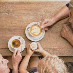 Kaffee von Herzen - Oma. Mutter und Kind zum Muttertag