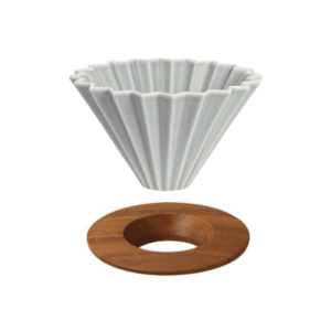 Origami Dripper in grau und Holder aus Holz
