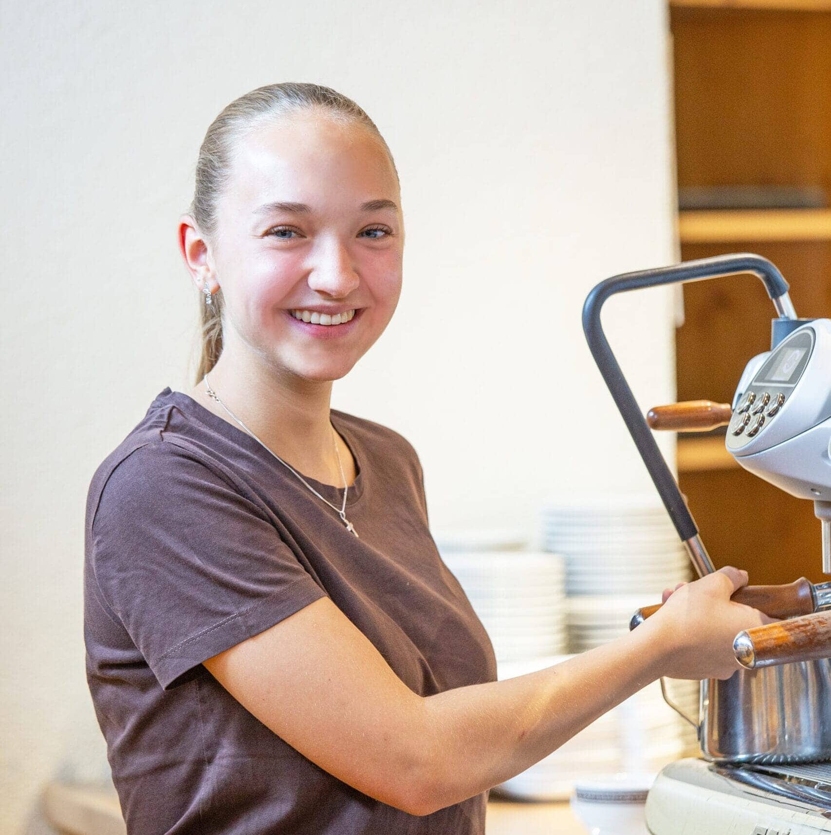 Kaffee-Karriere 32 Carolin Nebl, Mitarbeiterin im Murnauer Kaffeehaus, Personalfoto