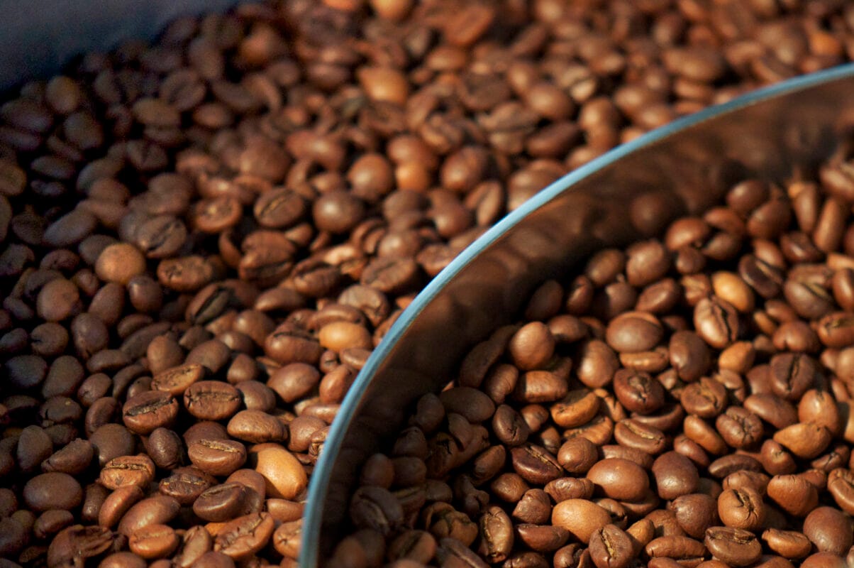 Kaffee Frühjahrsputz: Kaffeebohnen beim rösten