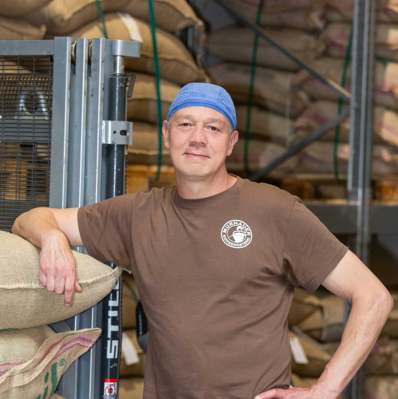 Kaffee-Karriere 15 Sven Körpich: Unser Röstmeister - Mitarbeiterbild, im Rohkaffeelager